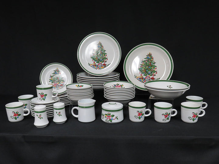 Yamaka Noel China Set
