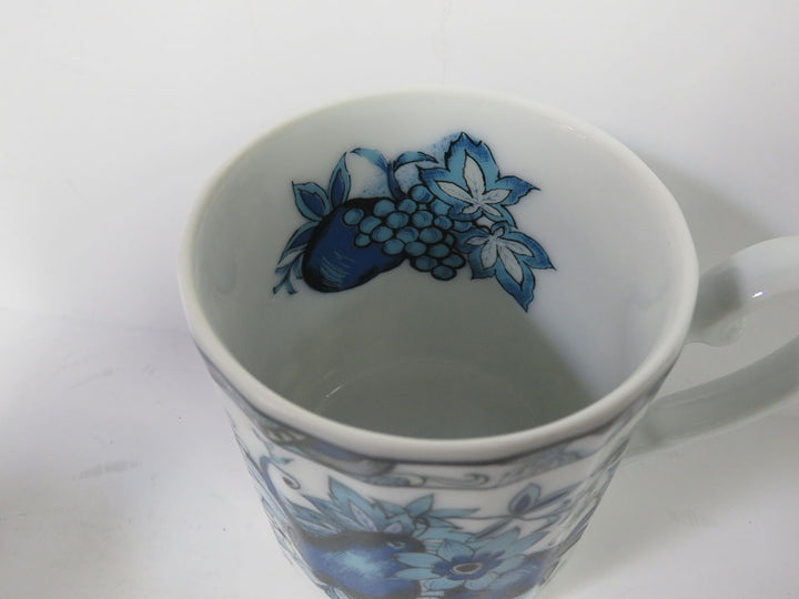 Blue and White Knobler Mug Set
