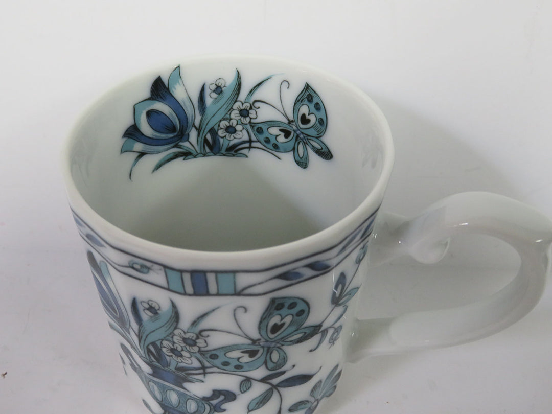Blue and White Knobler Mug Set