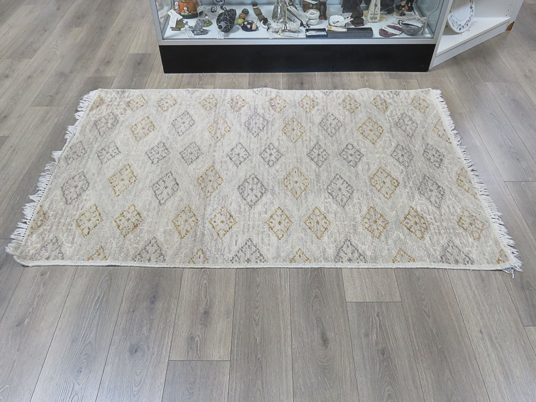 Crate & Barrel Area Rug