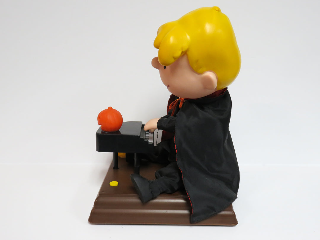 Animated Schroeder Playing Piano