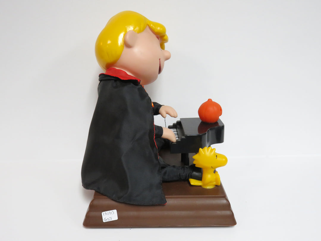 Animated Schroeder Playing Piano