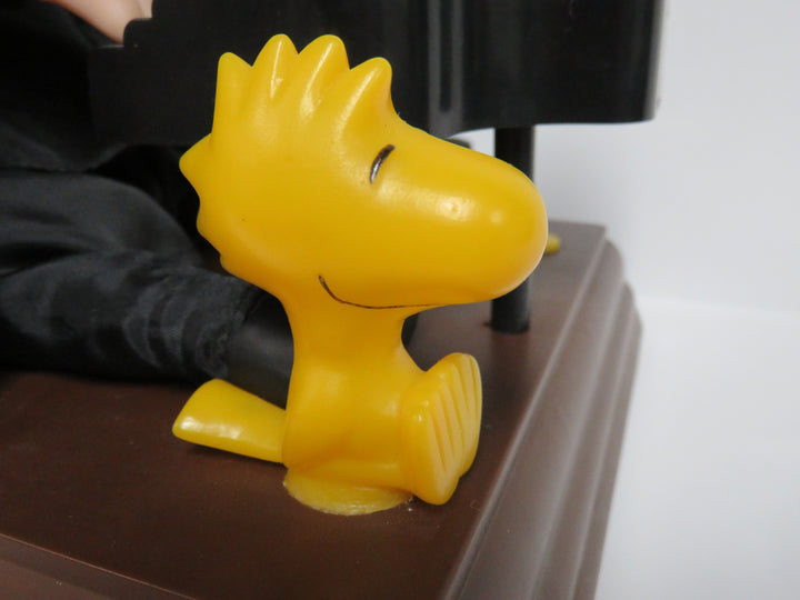 Animated Schroeder Playing Piano