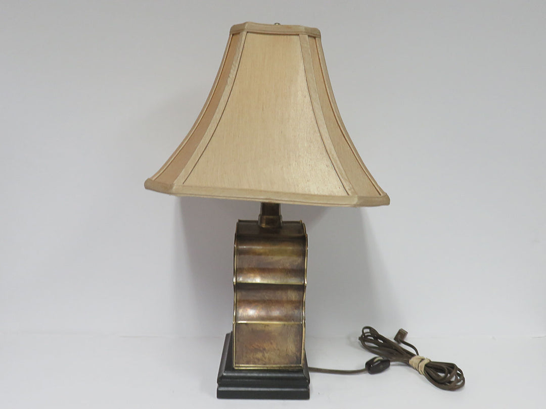 Traditional Style Accent Lamp