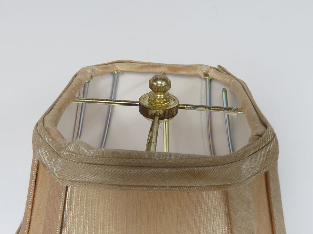 Traditional Style Accent Lamp
