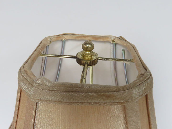 Traditional Style Accent Lamp