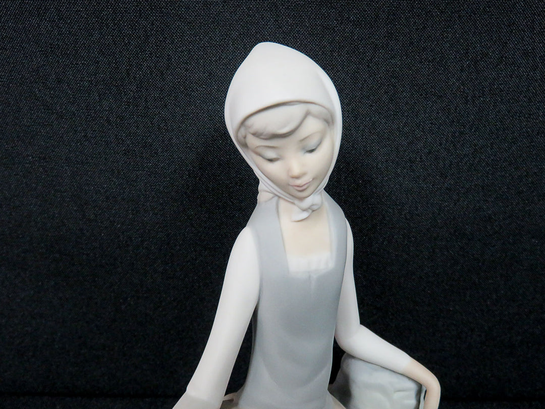 Lladró Figurine