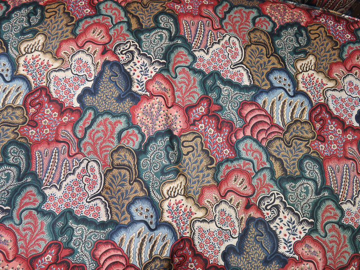 Vintage Carved Love Seat