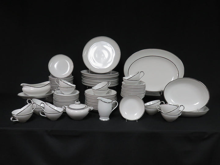 Harmony House Moderne China Set