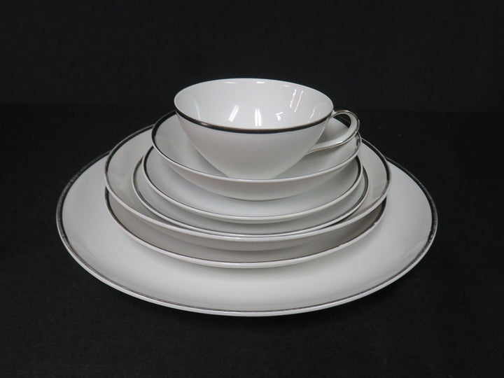 Harmony House Moderne China Set