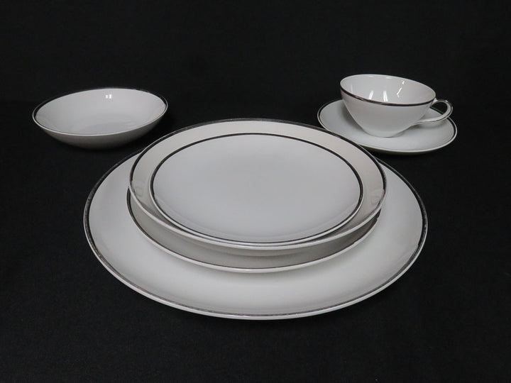 Harmony House Moderne China Set