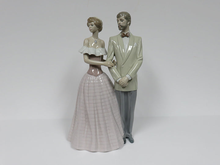 LLadro "An Evening Out" Figurine
