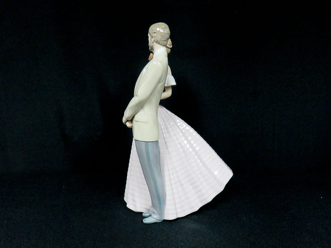 LLadro "An Evening Out" Figurine