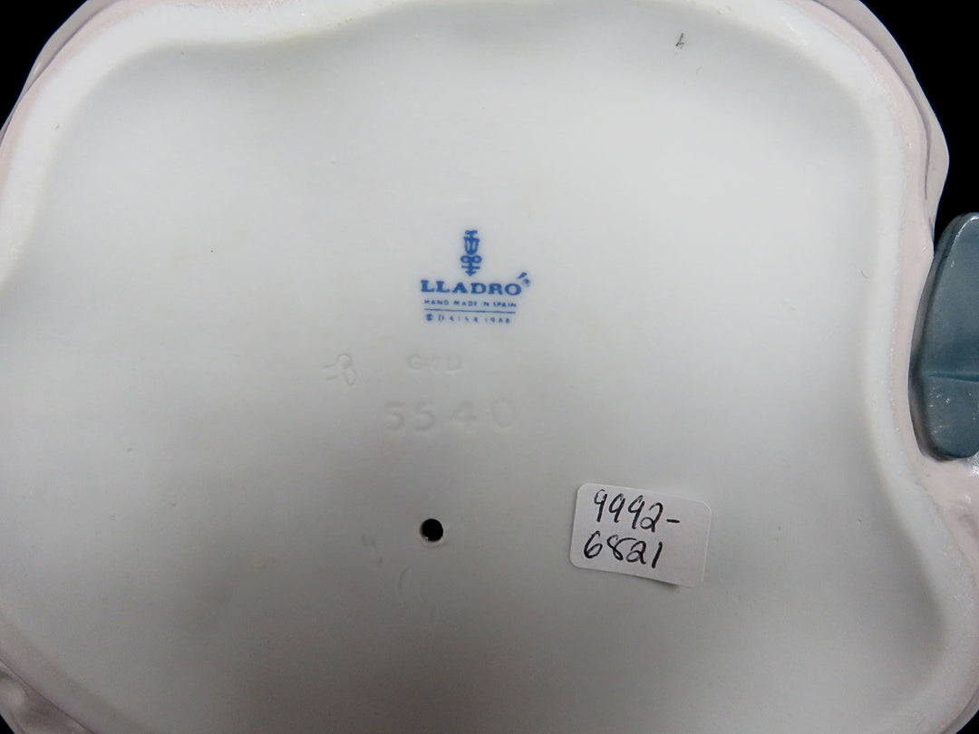 LLadro "An Evening Out" Figurine