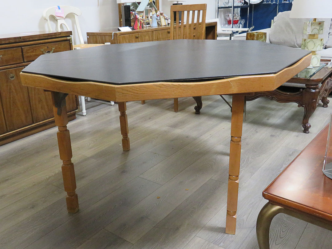 Kestell Octagonal Poker Table