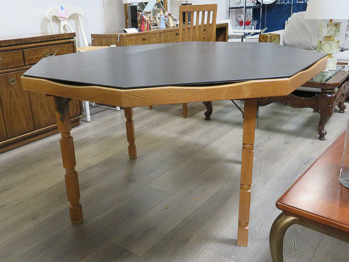 Kestell Octagonal Poker Table