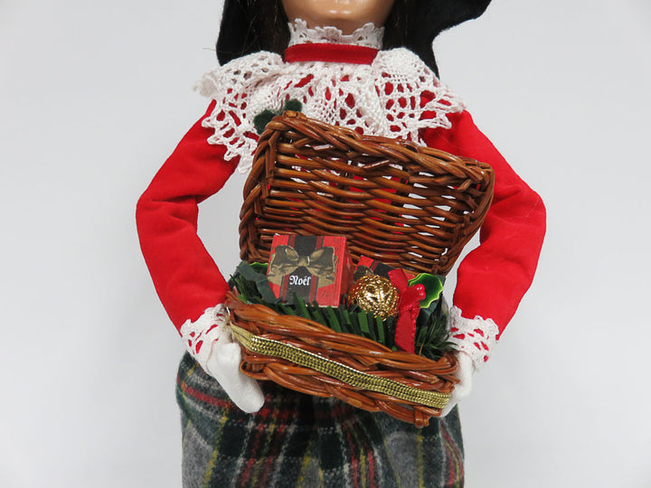 Byers Choice Gift Lady