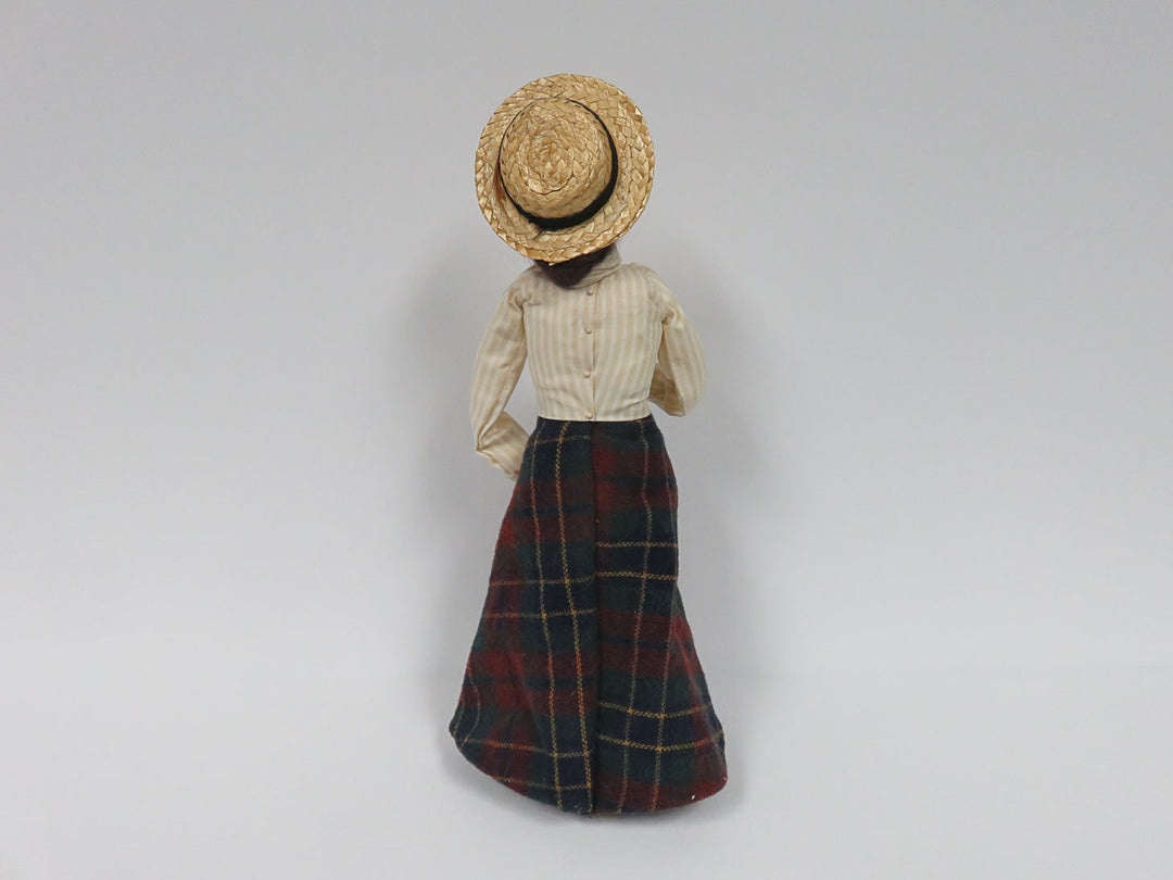 Byers Choice Female Golfer