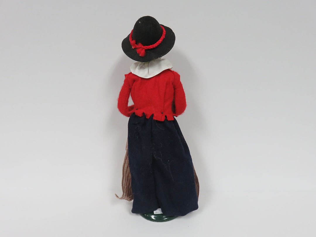 Byers Choice Woman Caroler