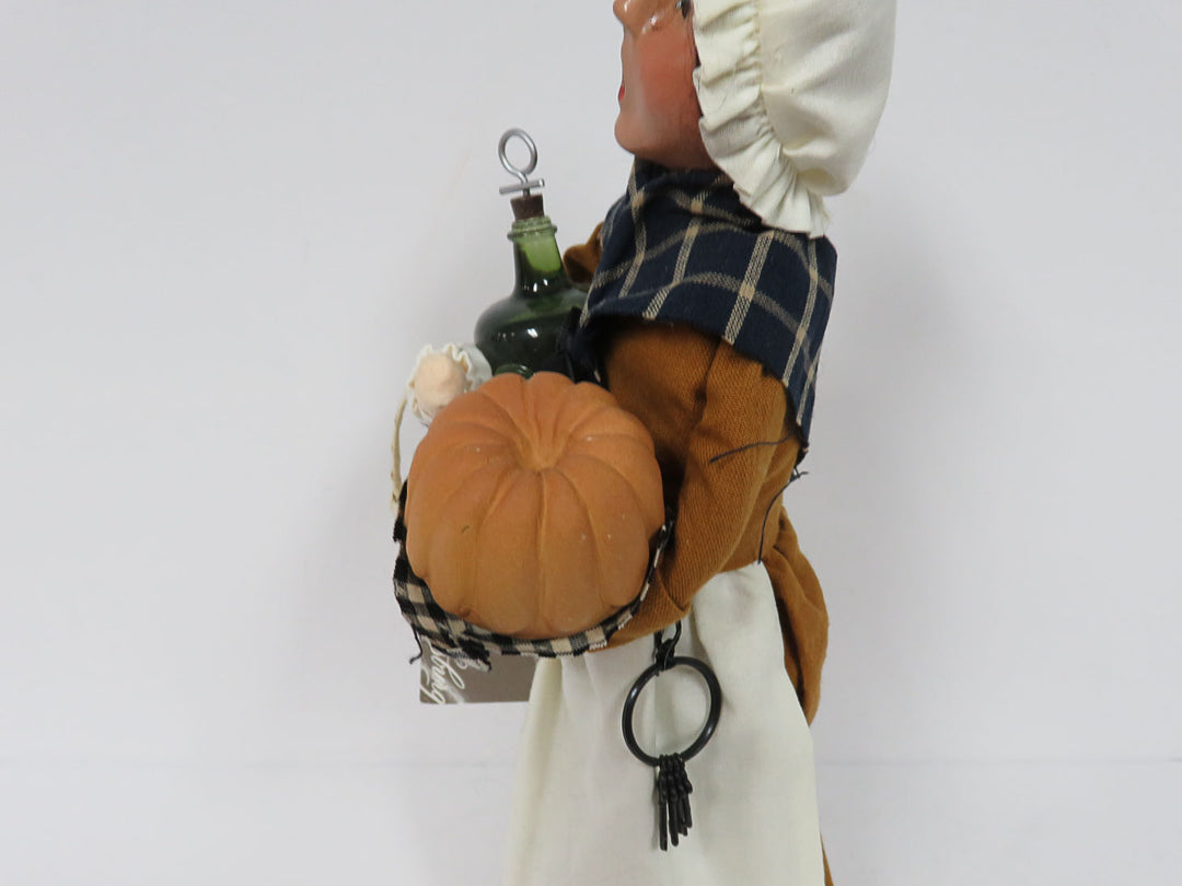 Byers Choice Woman in Apron