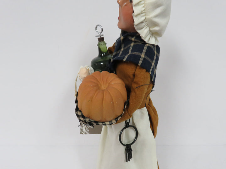 Byers Choice Woman in Apron