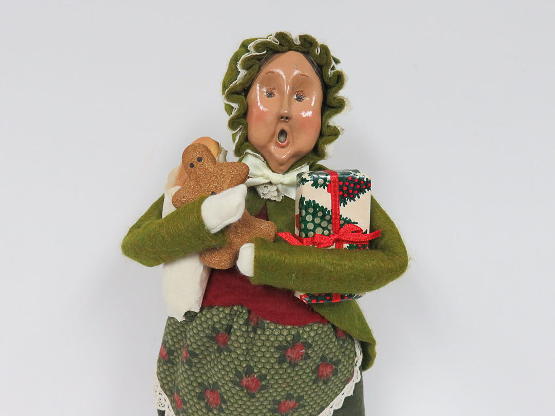 Byers Choice Woman in Bonnet