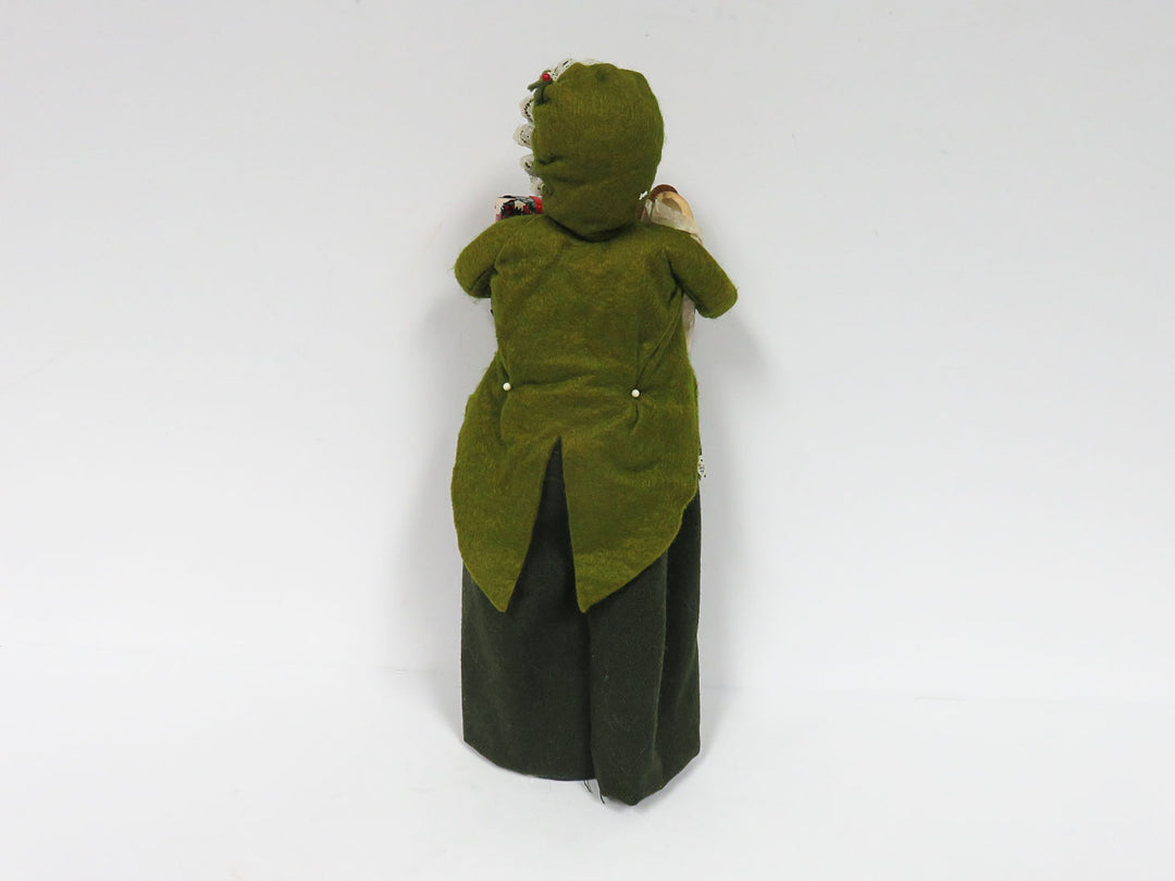 Byers Choice Woman in Bonnet