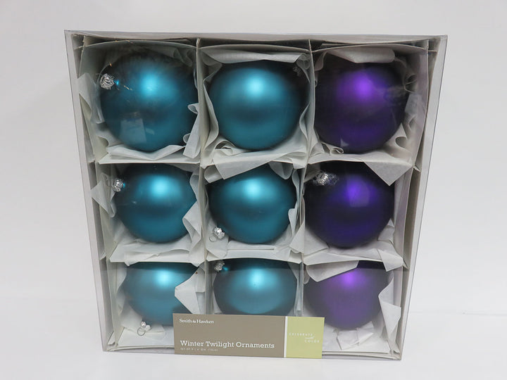 Smith & Hawkin Ornament Set