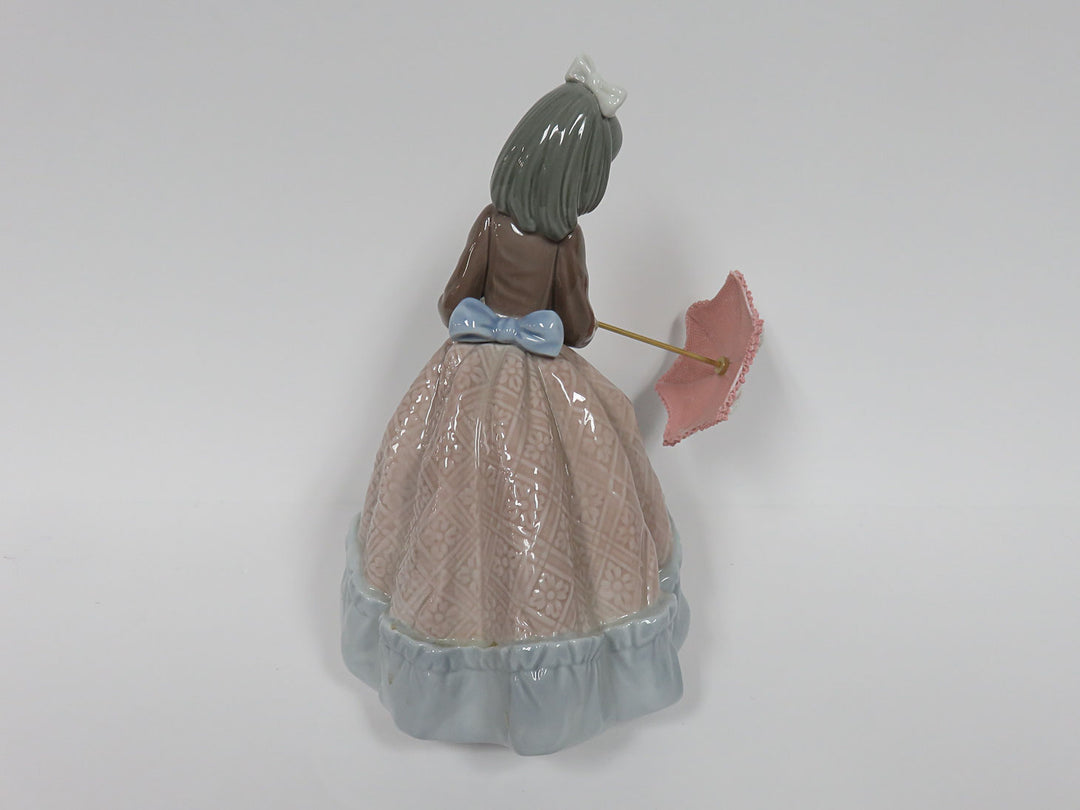 Lladró "Jolie" Figurine