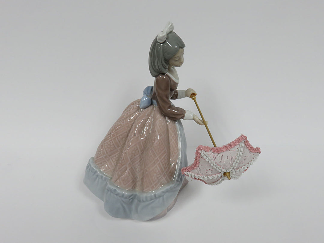 Lladró "Jolie" Figurine