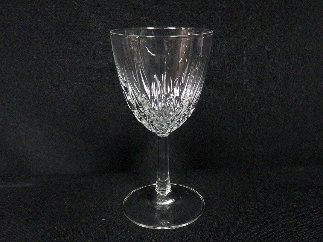 Studio Nova Wine Glasses