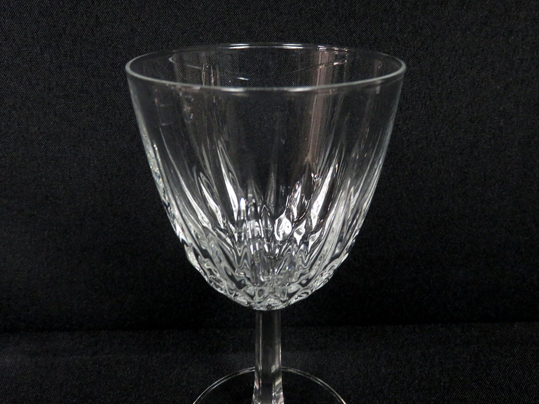 Studio Nova Wine Glasses