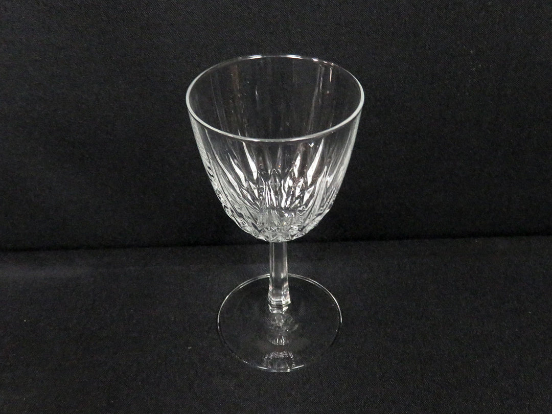 Studio Nova Wine Glasses