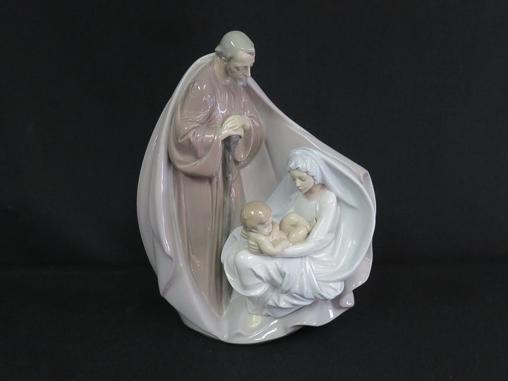 Lladró "Birth of Jesus" Figurine