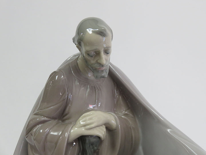Lladró "Birth of Jesus" Figurine