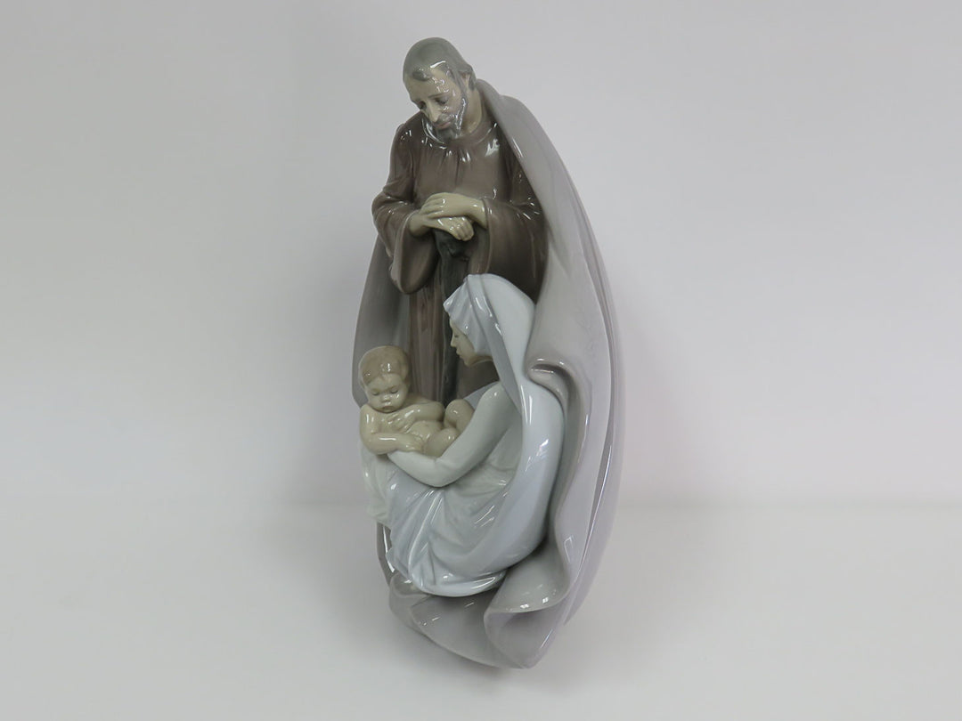 Lladró "Birth of Jesus" Figurine
