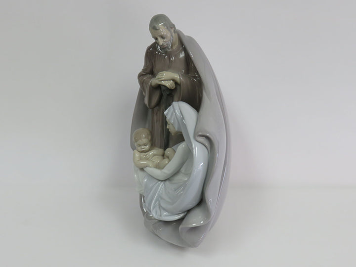 Lladró "Birth of Jesus" Figurine