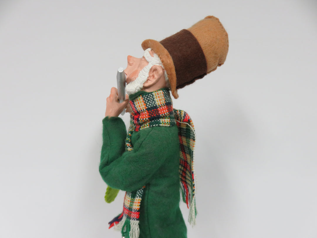 Simpich Christmas Caroler