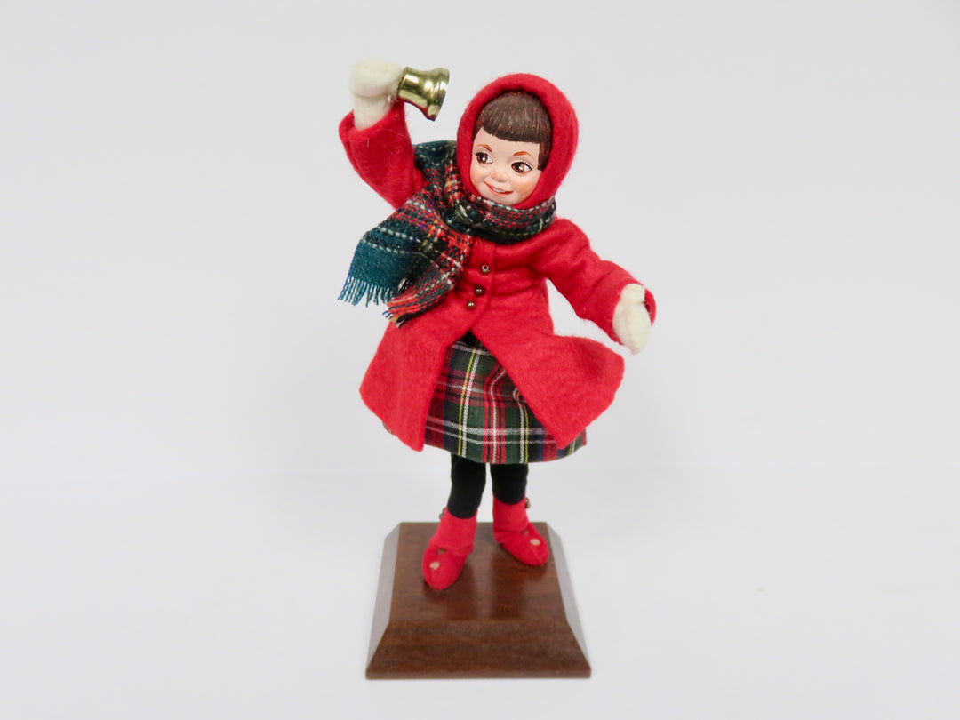 Simpich Christmas Caroler