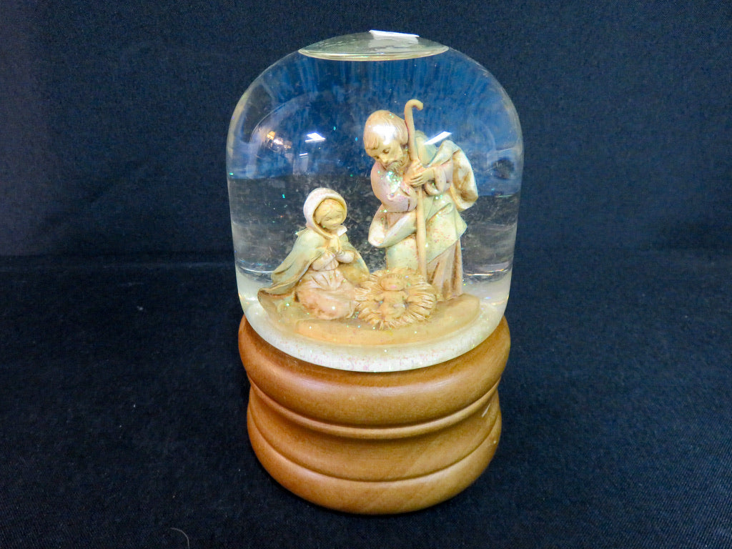 Fontanini Glitter Globe Music Box