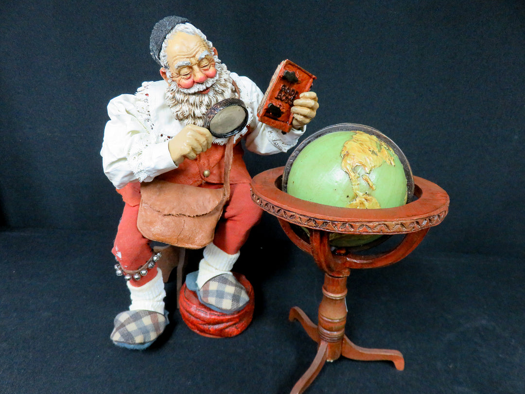 Clothtique "At the Globe" Santa