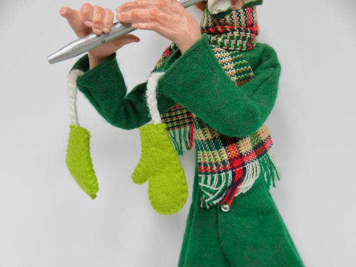Simpich Christmas Caroler