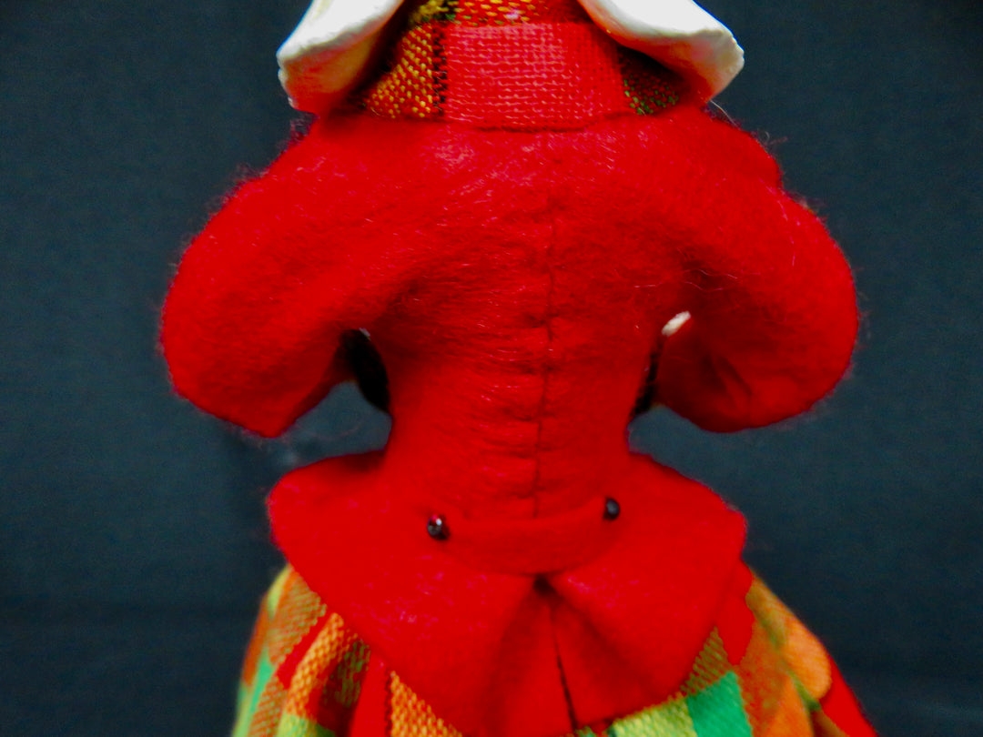 Simpich Christmas Caroler