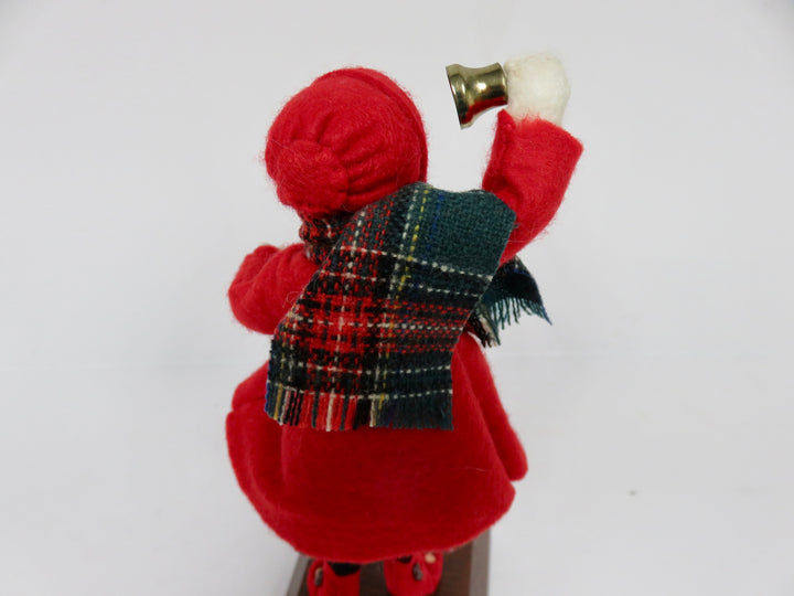 Simpich Christmas Caroler