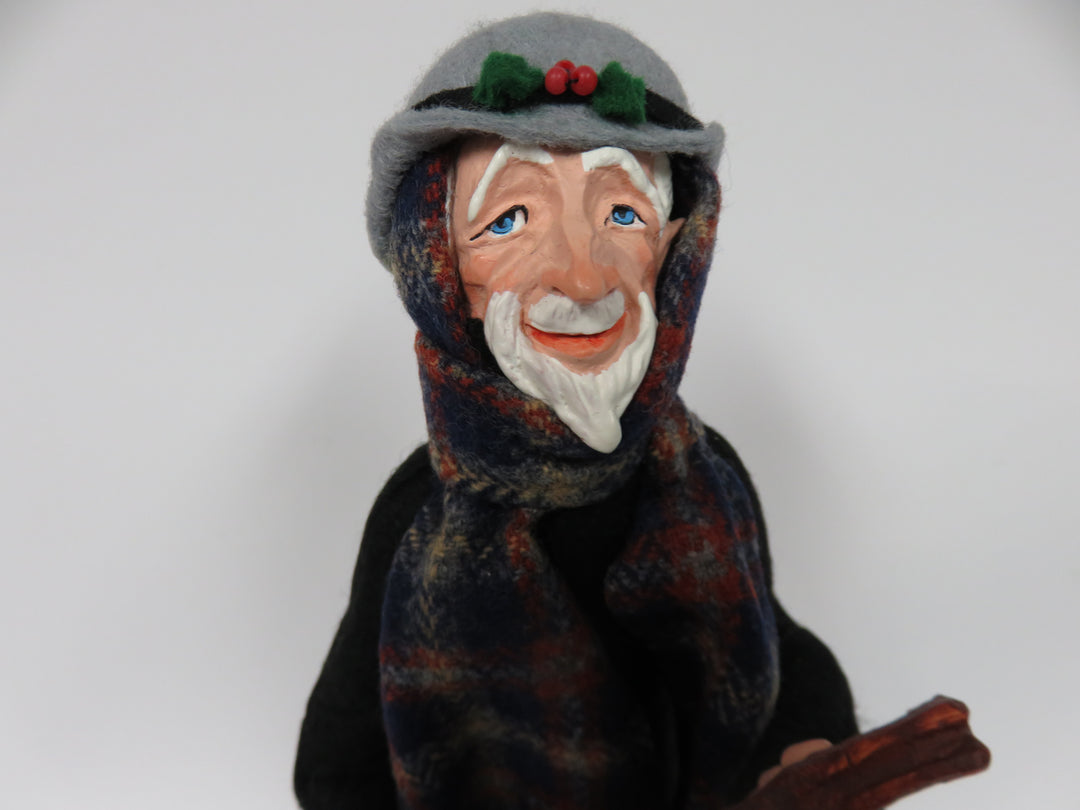 Simpich Christmas Caroler