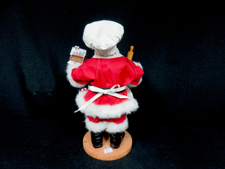 Clothtique Baking Santa