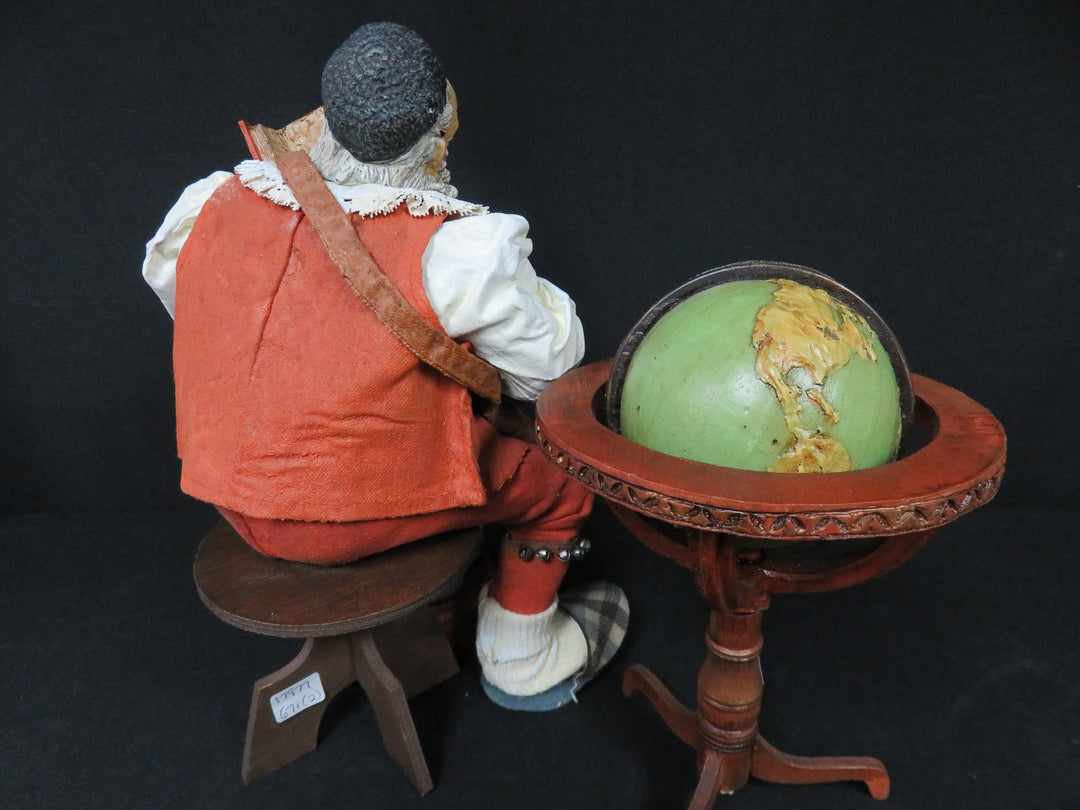 Clothtique "At the Globe" Santa