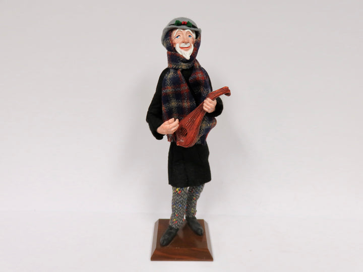 Simpich Christmas Caroler