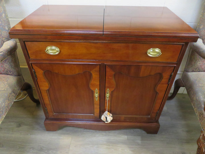 Thomasville Mahogany Server