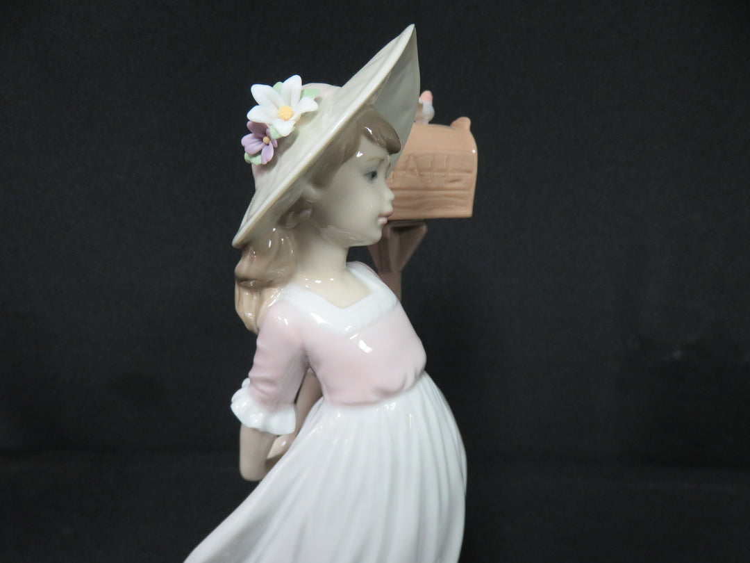 Lladró Figurine